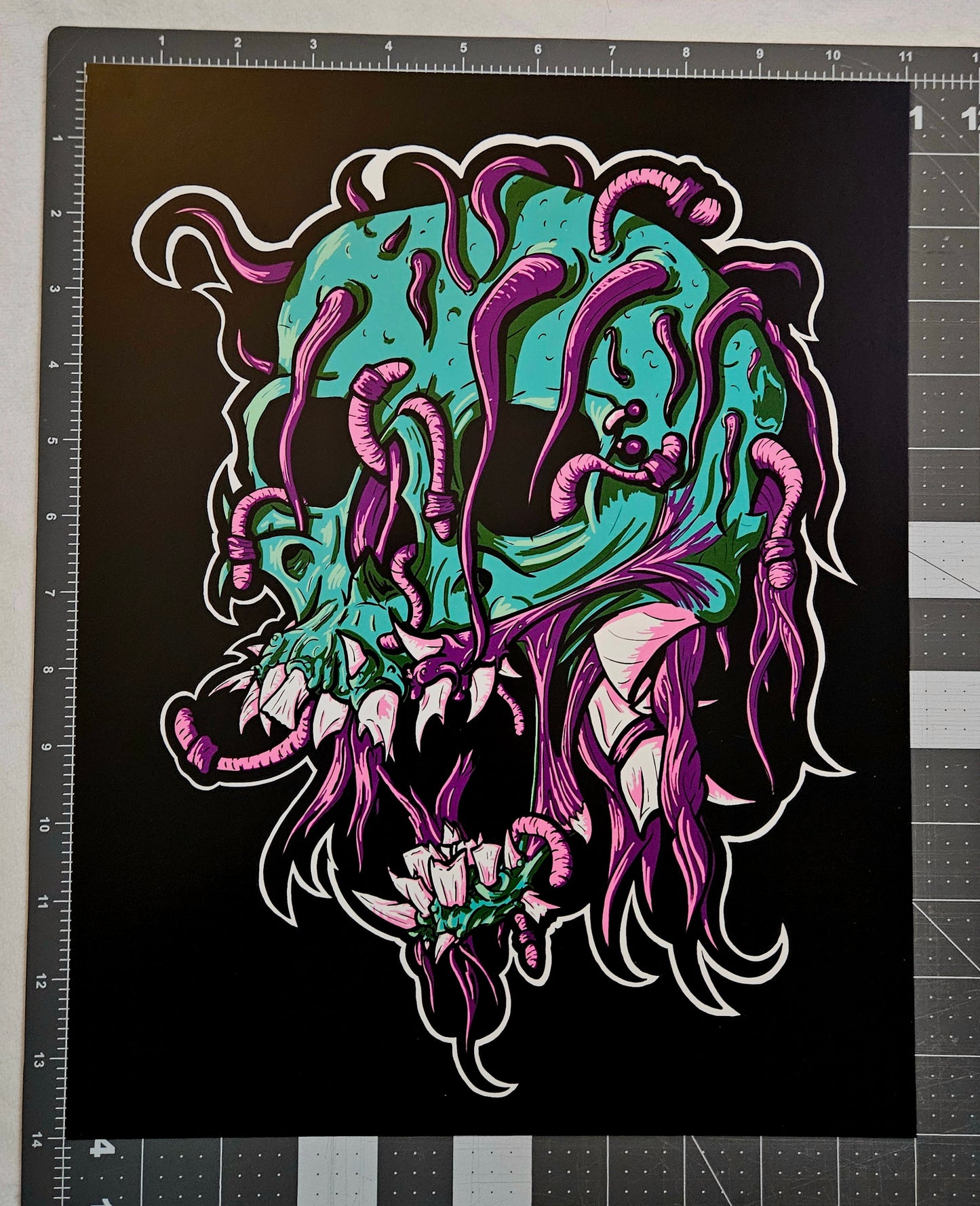 Worm Skull Print